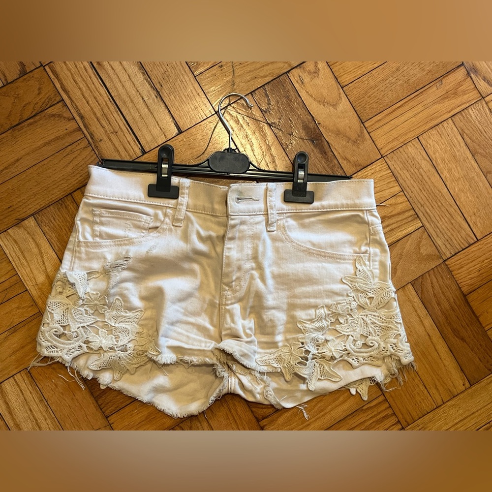 Express size 2 cream shorts